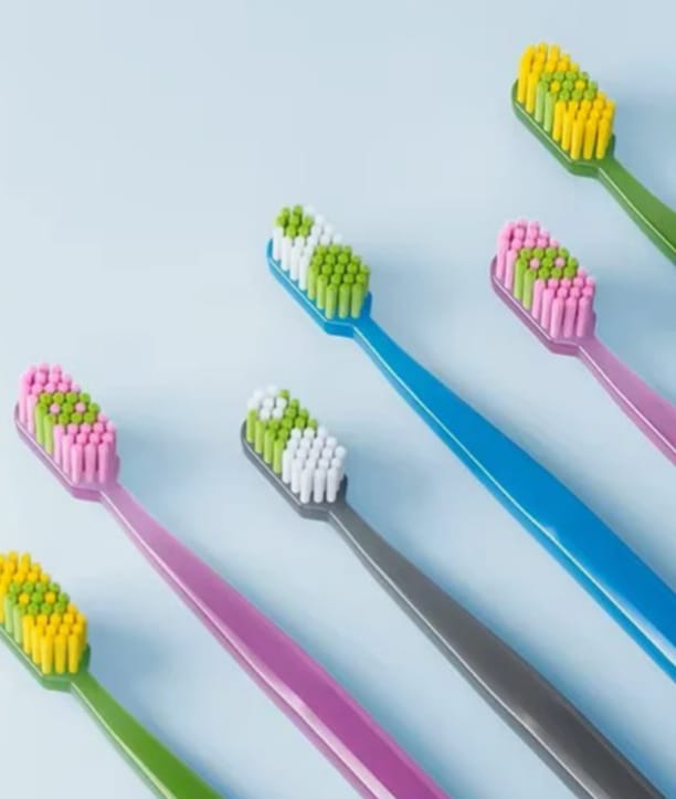 SOFT BRISTLE MANUAL TOOTHBRUSH ADULT & TEENS (SINGLE)